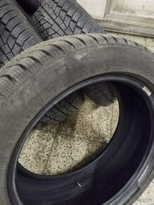 Zimní pneu 215/50 r17 - 2