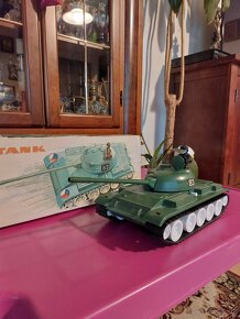 Tank T- 34 - 2