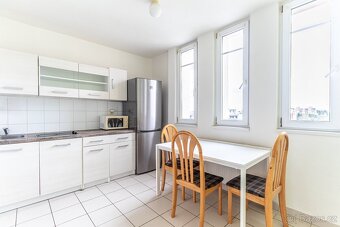 Prodej ateliéru 1+1, 27 m2 - Praha - Troja, ev.č. QS101 - 2