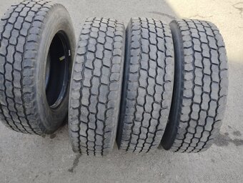 Pneu215/75r17,5 - 2