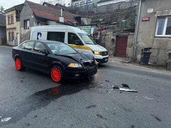 Škoda octavia 2 2.0 TDI Po nehodě - 2