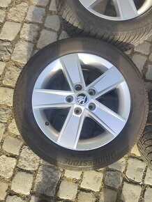 Prodám orig alu 16 škoda Octavia 3 5x112 ET 48 zimní pneu - 2