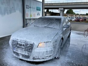 Audi A8L 4.2fsi quattro - 2