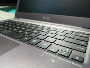 Asus ZenBook UX305F - 2