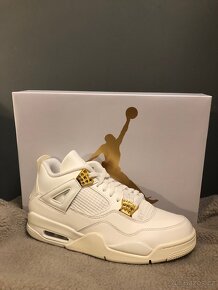 Jordan 4 metallic Gold - 2