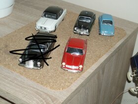 Modely aut - tatra 603,mercedes benz w 110,peugoet 404,renau - 2