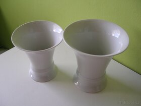 Prodám bílé porcelánové vázy. - 2