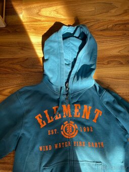 Element M. - 2