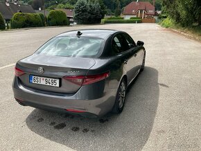 Alfa Romeo Giulia 2.2 JTDM - 2