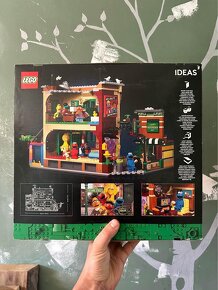 Lego Ideas Sesame Street 21324 - 2