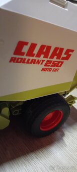 Bruder Claas Rollant 250 balíkovač - 2