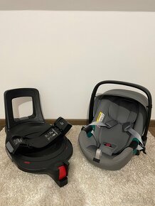 Britax Römer Baby-Safe 3 i-Size se základnou - 2