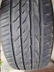 pneu 245/45 R18 - 2