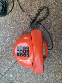 Retro  telefon - 2