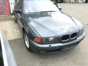 BMW 528i E39 1999 142kW 286S2 - dily, JEZDI - 2