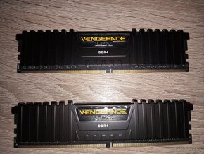 Corsair Vengeance LPX 16GB DDR4 (2x8GB) 2400MHz, CL 14 - 2