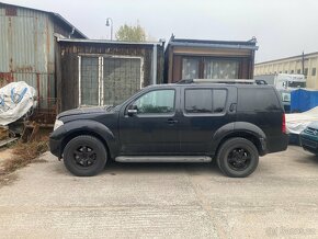 NISSAN PATHFINDER 2.5dci 7 míst - 2