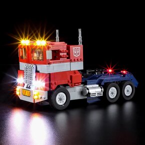 LEGO® Icons 10302 Optimus Prime - Z VÝSTAVKY + OSVĚTLENÍ - 2