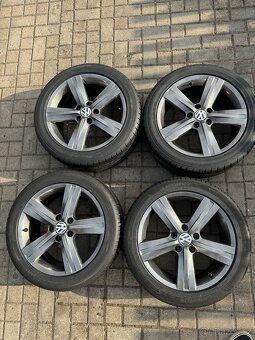 ORIGINÁL Alu Volkswagen Passat B7 R17, 5x112 - TOP STAV - 2