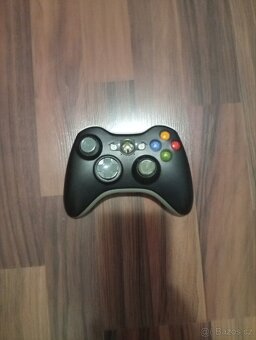 Xbox 360 s ovladači a hrami - 2