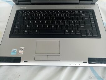 Prodám notebook Toshiba Satellite L40-14G - 2