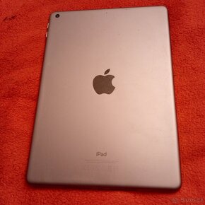 Apple iPad 5 32GB Space Gray - 2