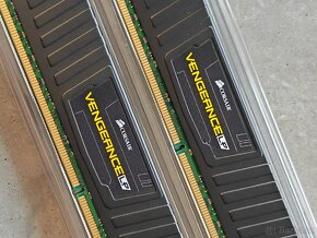 Corsair Vengeance Black DDR3 32GB (4x8GB) 1600MHz

 - 2