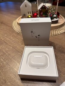 Apple AirPods (3. generace) s MagSafe nabíjecím pouzdrem - 2