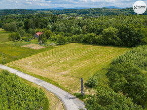 Stavební pozemek o výměře 2190 m2 v obci Albrechtice u České - 2