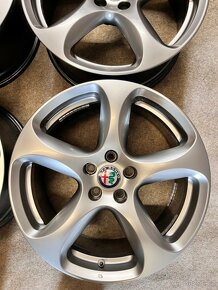 5x110 R18 ORIGINÁL Alfa Romeo Stelvio - TOP - 2