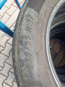 235/55 R17 - 2