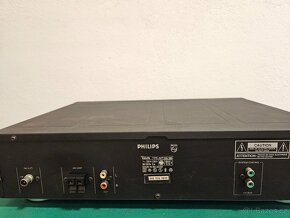 Stereo RDS tuner Philips FT 930 - 2