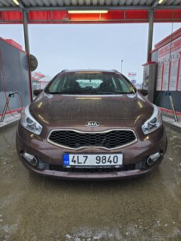 Kia Ceed kombi 1.6 GDi, 84tkm, 99kw, FIFA Edition - 2