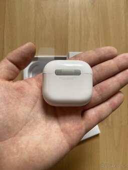 Apple airpod generace 4 - 2