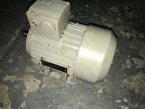 SIEMENS Elektromotor třífázový - 2