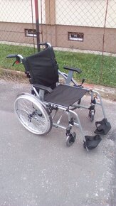 INVALIDNÍ VOZÍK 45 a 50cm-NOVÝ,BRZDY PRO DOPROVOD-ODLEHČEN - 2