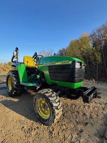 John Deere 4200 - 2