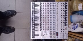 Prodám mix pult Behringer UB2442FX-PRO - 2