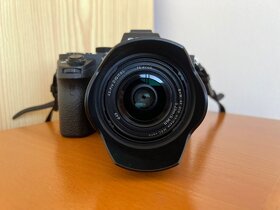 SONY A7 II s objektivem FE 2/28 a brašnou - 2