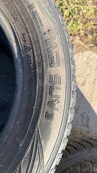 4x zimní pneu Nokian 225/60 R17 103H za 900 kč - 2