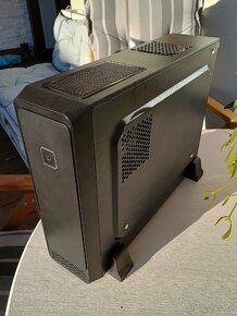 HTPC skríň se zdrojem chieftec 450W - 2