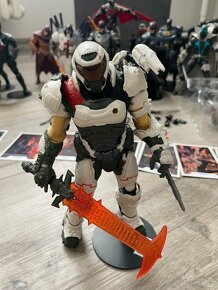 Mcfarlane doomguy white cosmos gold label - 2