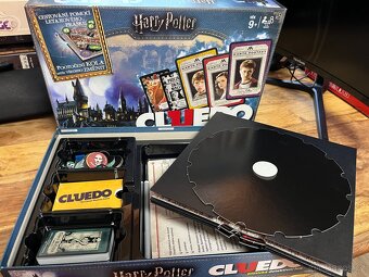 Cluedo - Harry Potter Edition - deskova hra - 2