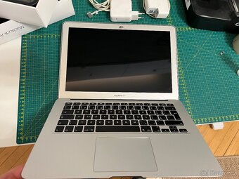 Macbook Air 13 palců, 2017, 512 GB SSD, 8 GB RAM, 1.8 GHz i5 - 2