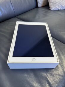 Apple iPad Air 2 64 GB cellular + AirPods sluchátka. - 2