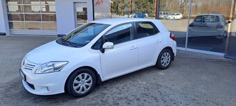 Toyota Auris 1.4 D-4D SOL - 2