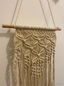 Závěsná dekorace macrame luční kvítí, ruční výroba, pokoj - 2