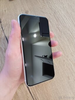 Apple iPhone XR 64GB Bílý - 2