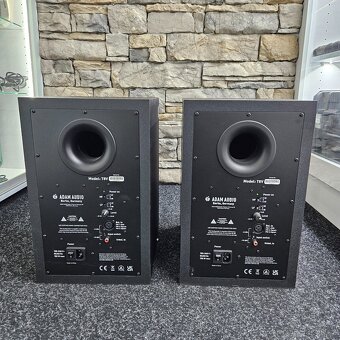 ak.studiový monitor Adam Audio T8V 2KS - 2