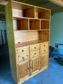 Dřevěná skříň s šuplíky - 2